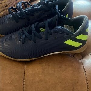 adidas Futsol Navy Indoor Soccer Shoes with Neon green Accents sz 3.5